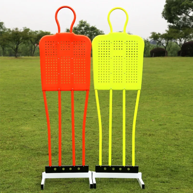 Hovedegenskaber og anvendelser af en metalbaseret fodboldvæg